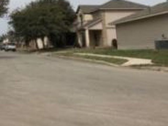 Exterior Neighborhood (street photo)