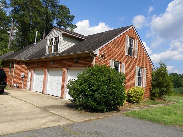 2nd image of 733 Meta Pointe Dr