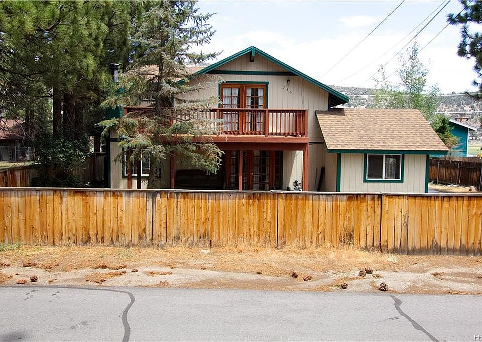 1st image of 745 E Meadow Ln