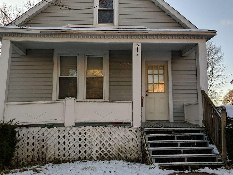 2nd image of 1224 Chestnut St
