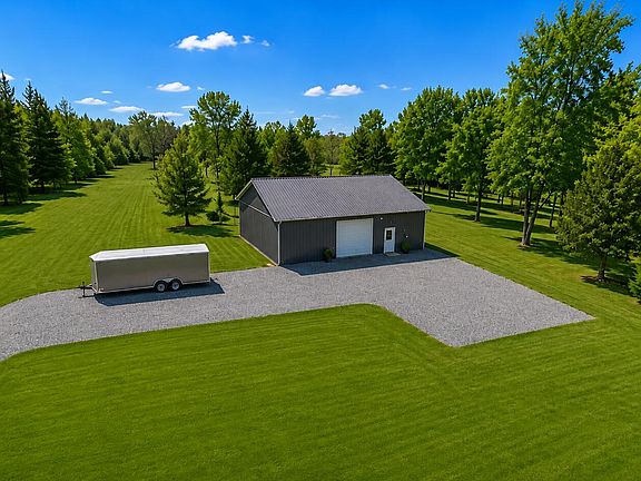 4th image of 1473 Cumberland Head Rd