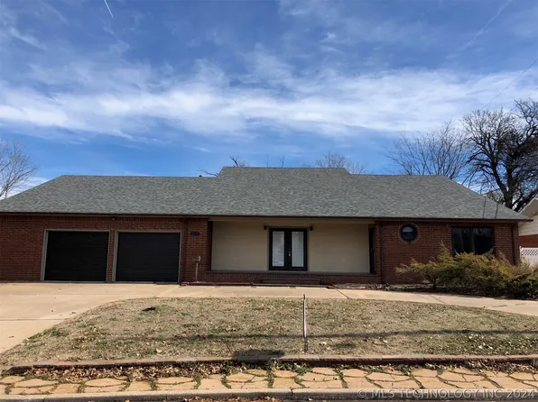 3103 S Summit Blvd E, Sand Springs, OK 74063