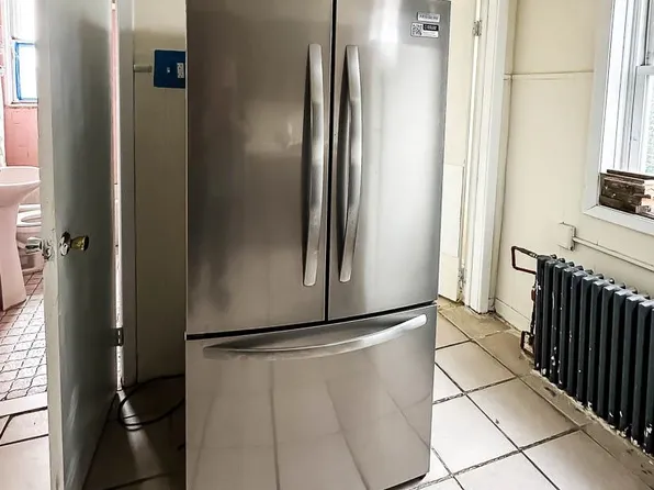 170 Saint Pauls Avenue image 5 of 11