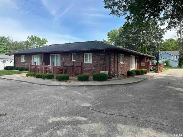 410 W Mulberry St, Pinckneyville, IL 62274