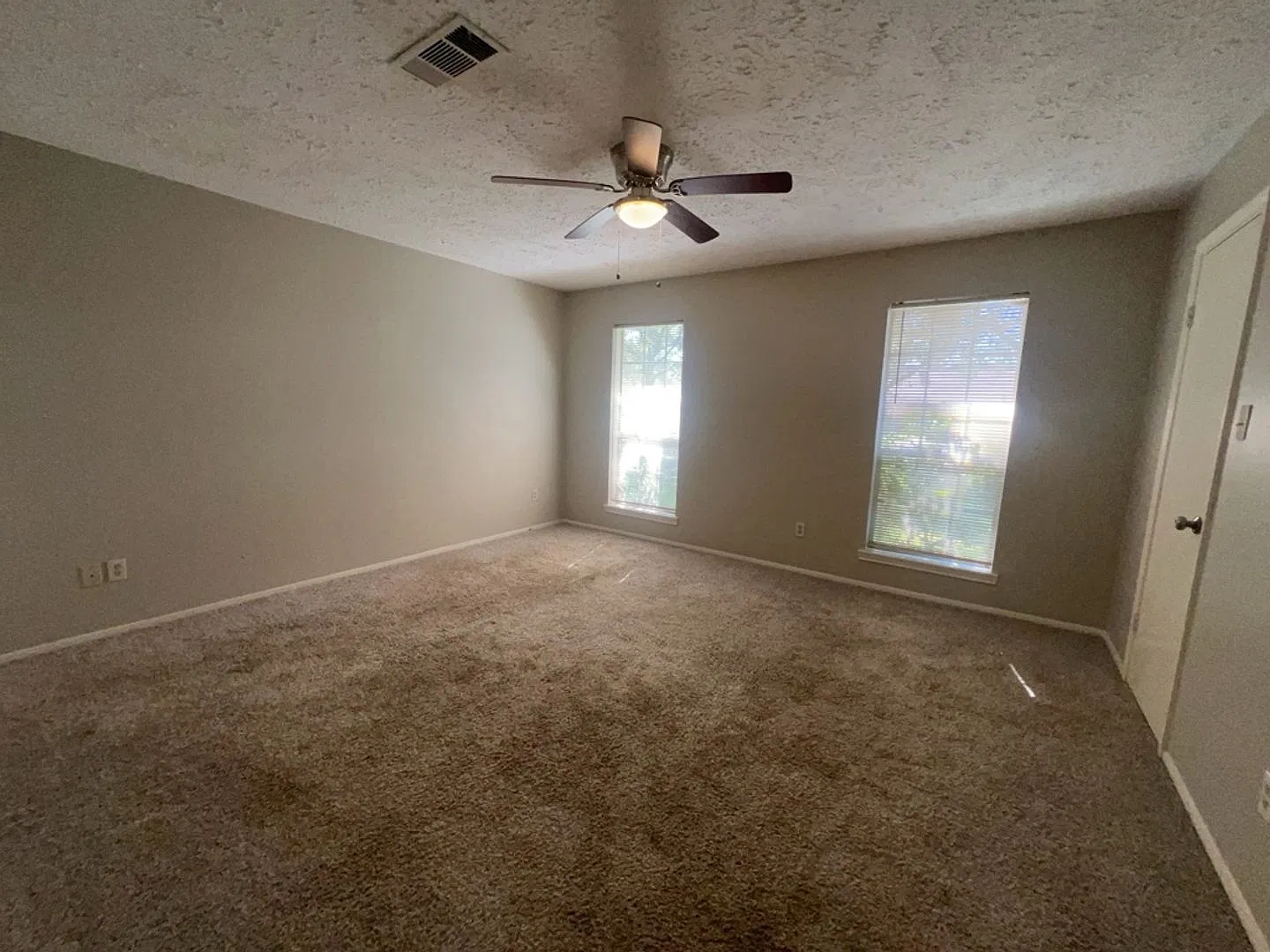 3107 Jenny Dr- Ask about our No Cash Security Deposit Option — Photo 4