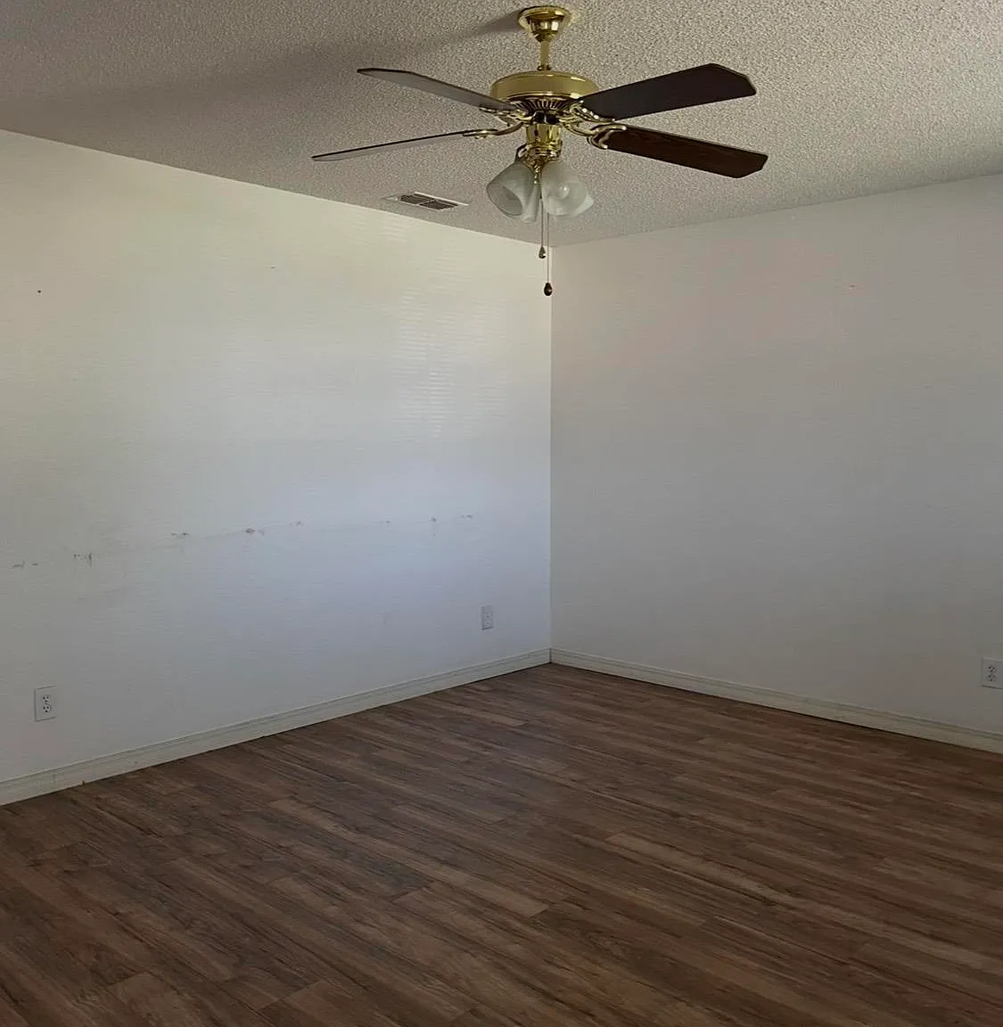 3 bed, 2.0 bath, 1192 sqft, $1,450 — Photo 2
