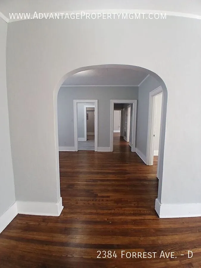 Welcome home to this thoughtfully renovated 3-bedroom, 1-bath - Open To Section 8 — Photo 2