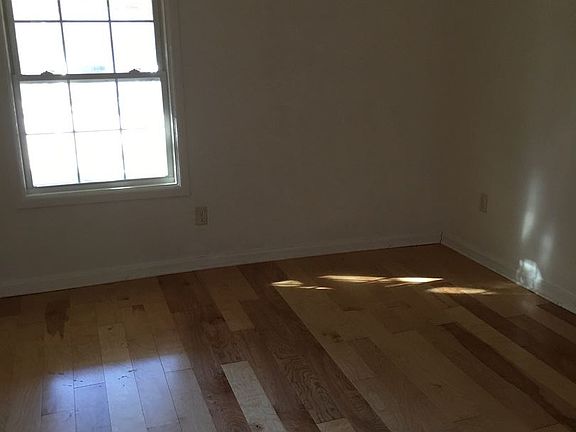 4th image of 908 N 27th St