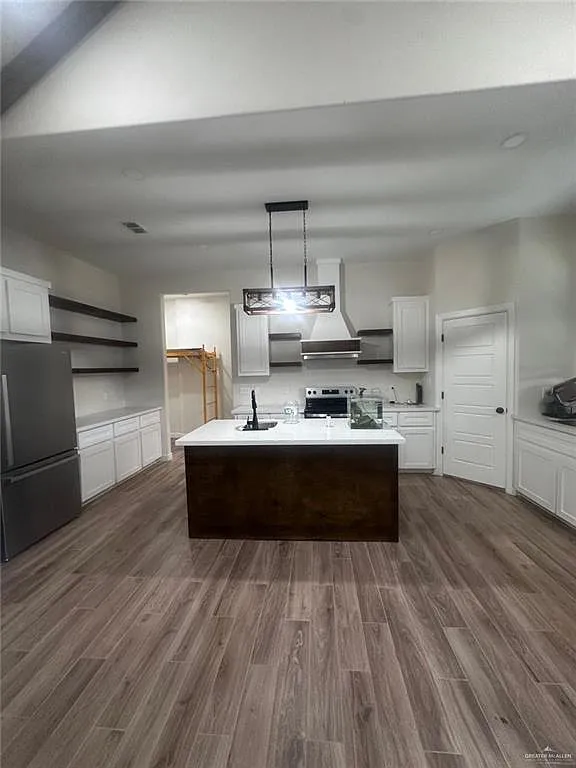 3 bed, 2.5 bath, 2552 sqft, $1,600 — Photo 3