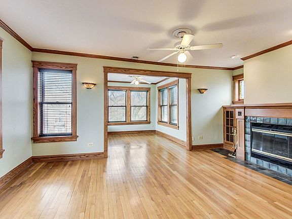3rd image of 4229 N Ashland Ave #3
