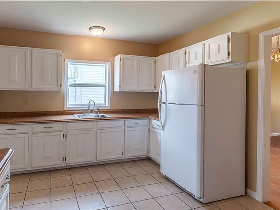 2nd image of 550-552 Eynon St #1