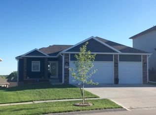 6130 Thompson Creek Blvd, Lincoln, NE 68516