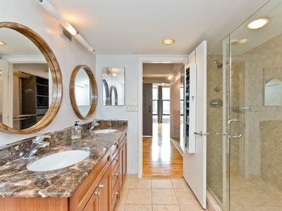 1070 W 15th St, Chicago, IL, 60608