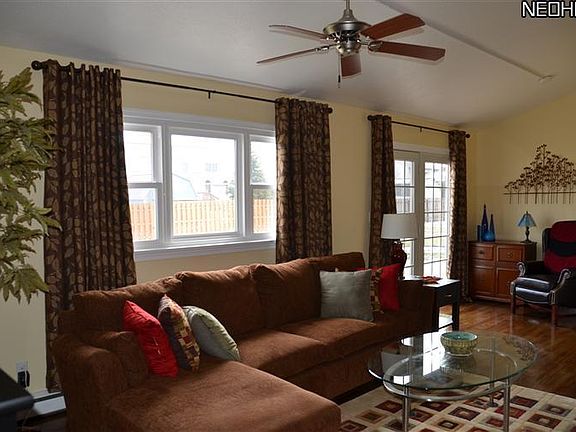 2nd image of 7577 Roselawn Dr