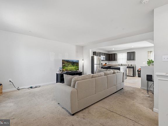 5th image of 46345 Creeping Primrose Ln #G