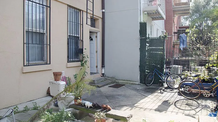 Rented by Nooklyn NYC LLC | media 15