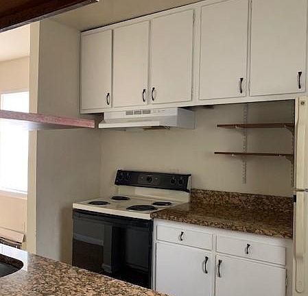 2nd image of 1800 Allen St