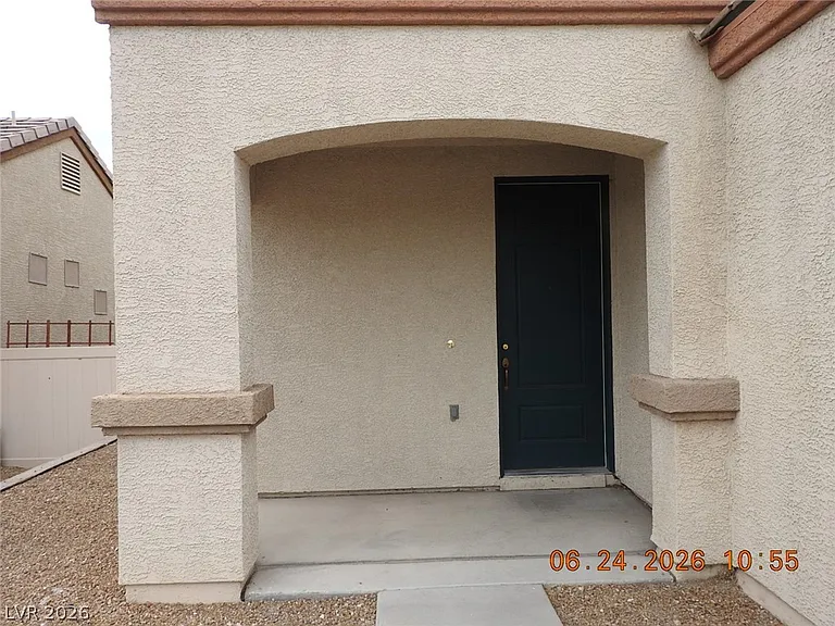 521 Dolphin Peak Ct — Photo 2