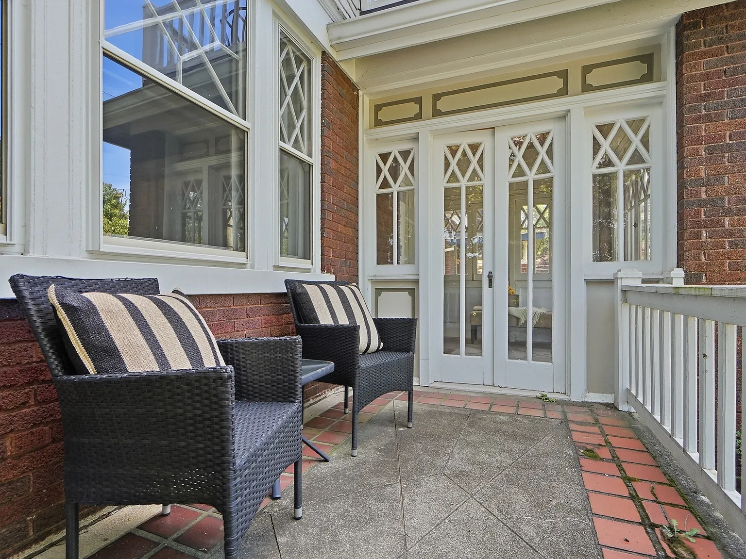 3 bed, 1.5 bath, 1656 sqft, $2,800 — Photo 2