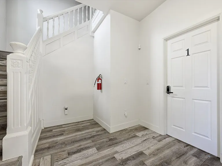 2113 E 16th Ave — Photo 5