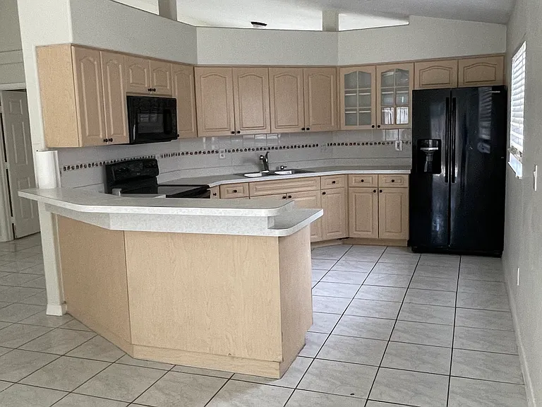 3917 Kimball Ave — Photo 4