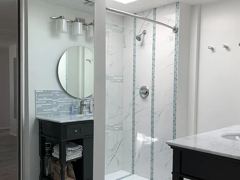 8406 Woodford Ct — Photo 3