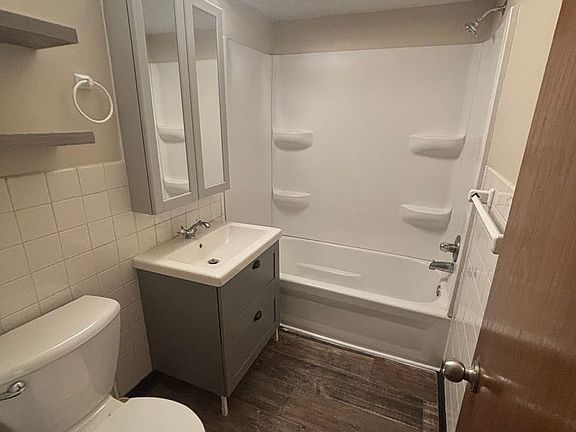5th image of 3636 Minnehaha Ave APT 6