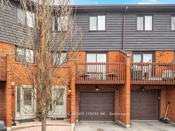 4165 Fieldgate Dr #85, Mississauga, ON L4W 2M9