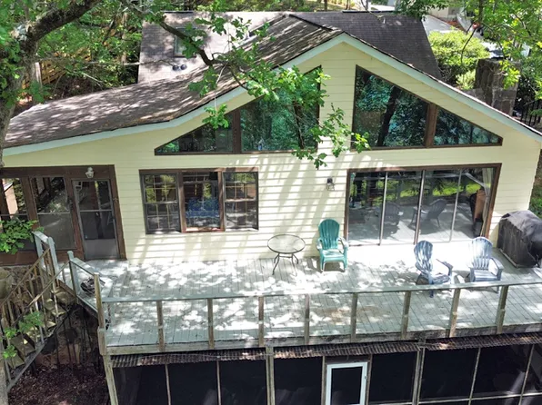 364 Cardinal Ln, Toccoa, GA 30577