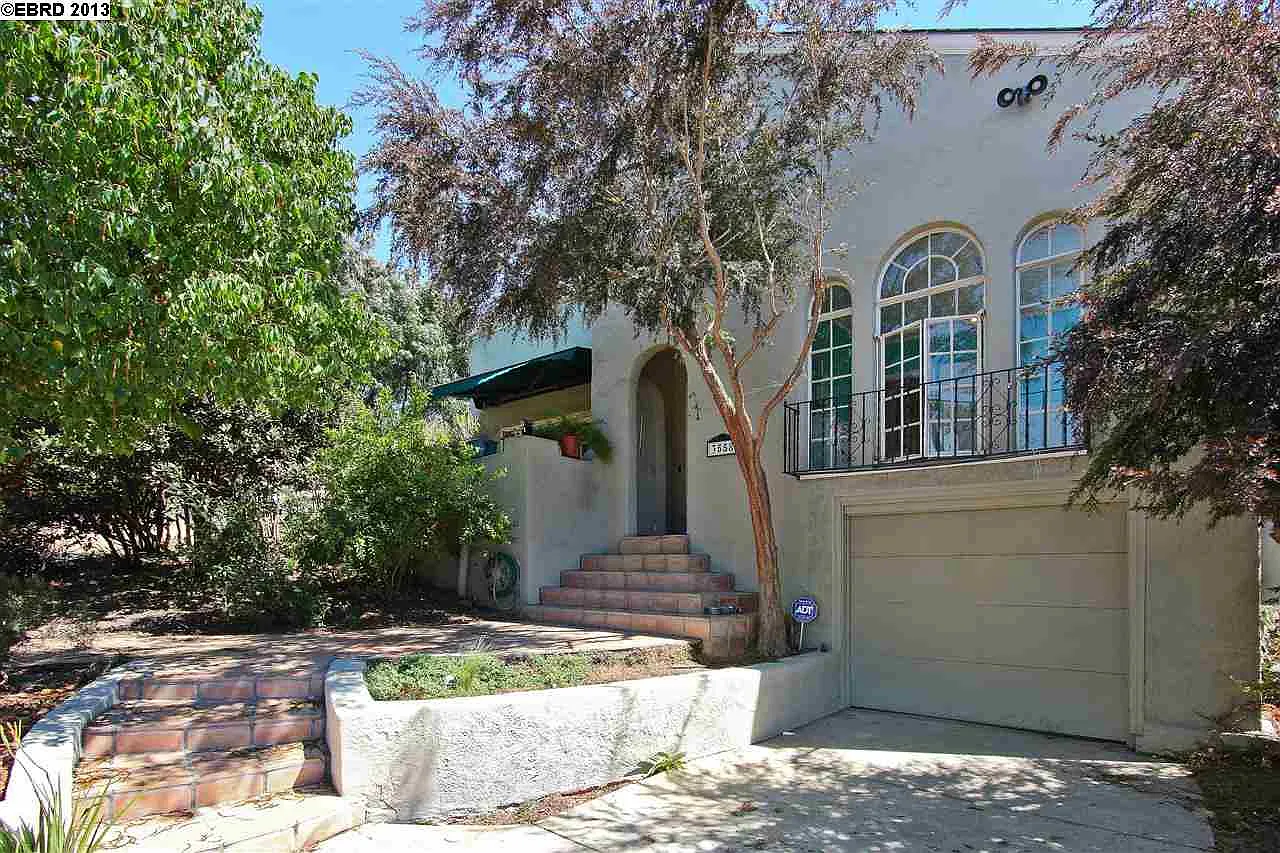 3558 Calafia Ave photo 1