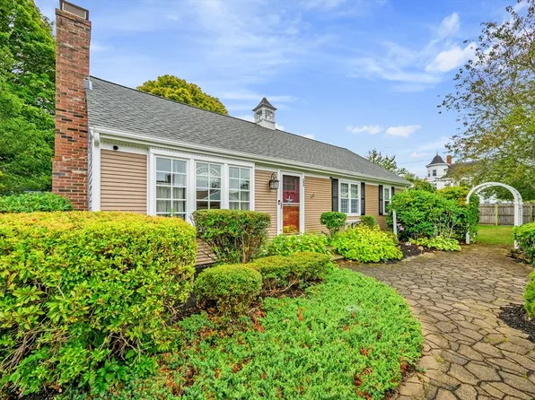 342 Sea St, Barnstable, MA 02630