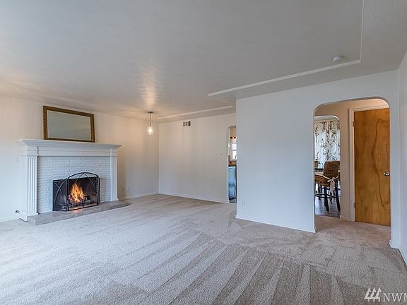 3rd image of 9411 Fawcett Ave