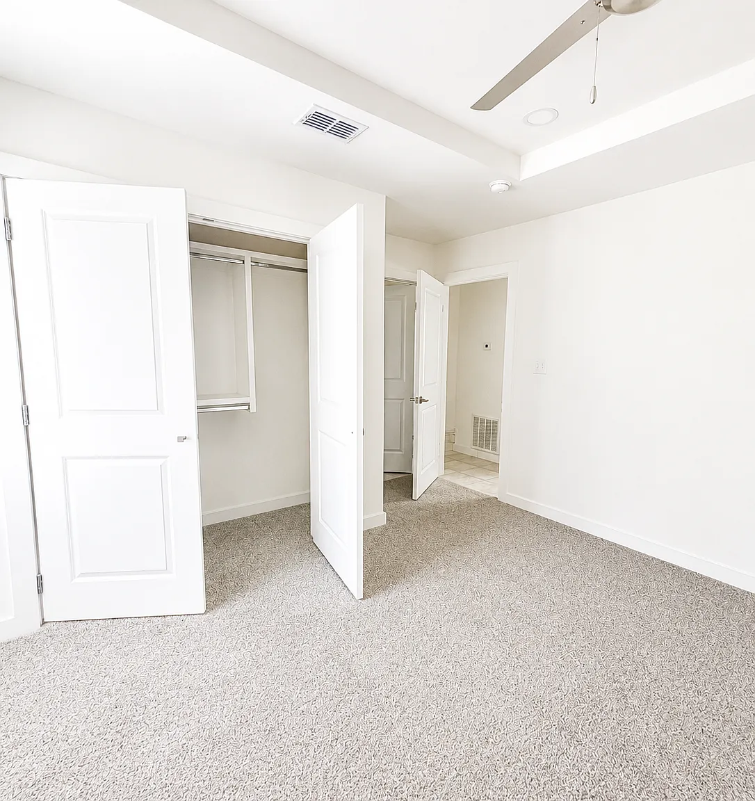 2 bed, 1012 sqft, $1,350 — Photo 4