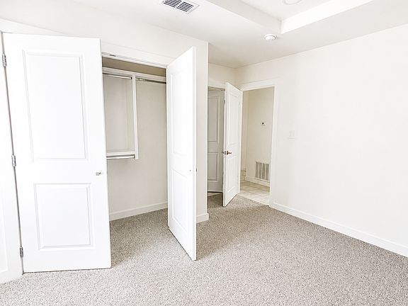 4th image of 4000 Jenna Ln #D