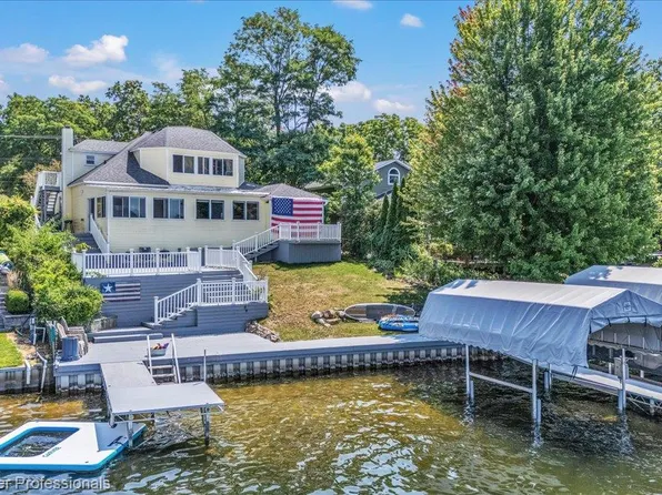 16 S North Shore Dr, Lake Orion, MI 48362