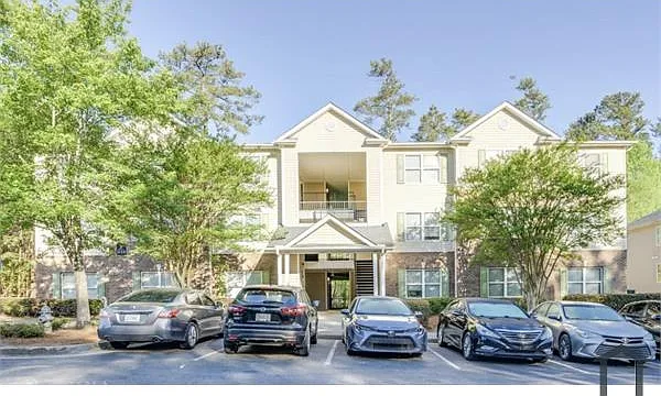 3 bed, 1800 sqft, $1,950 — Photo 2