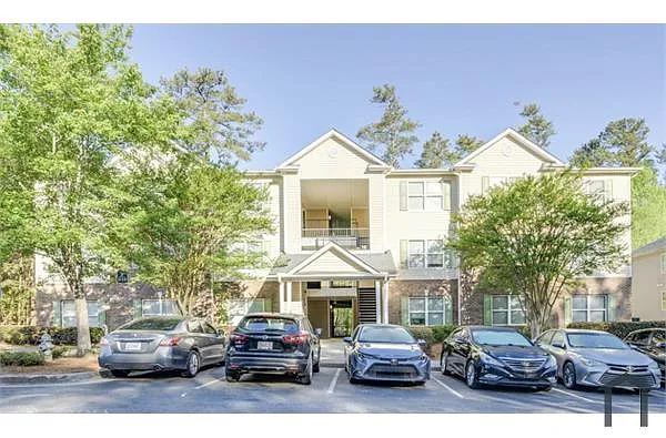 Building Photo - 1202 Fairington Ridge Cir