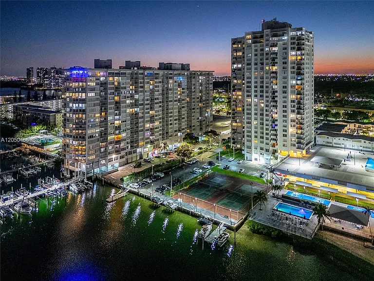 18081 Biscayne Blvd #1903 — Photo 11