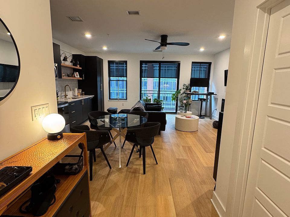 1st image of 385.5 Broadway #313