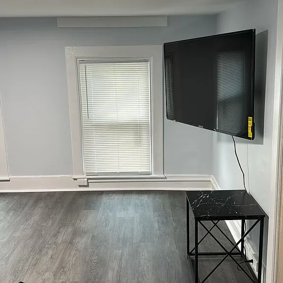 1211 Madison St #2 — Photo 3