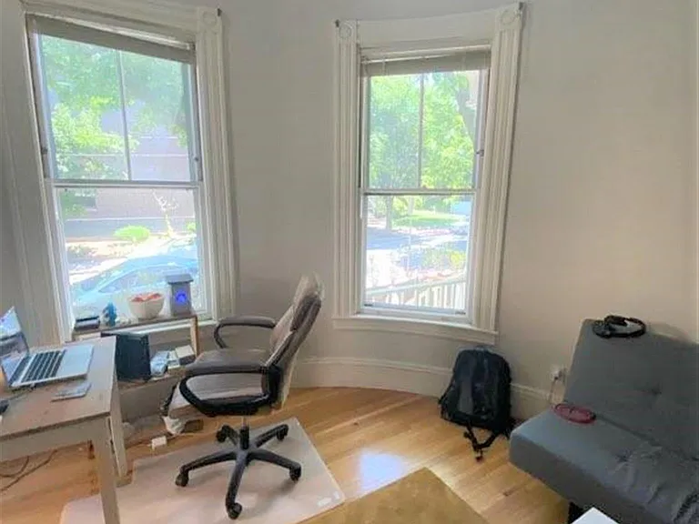 25 Highland Ave — Photo 2