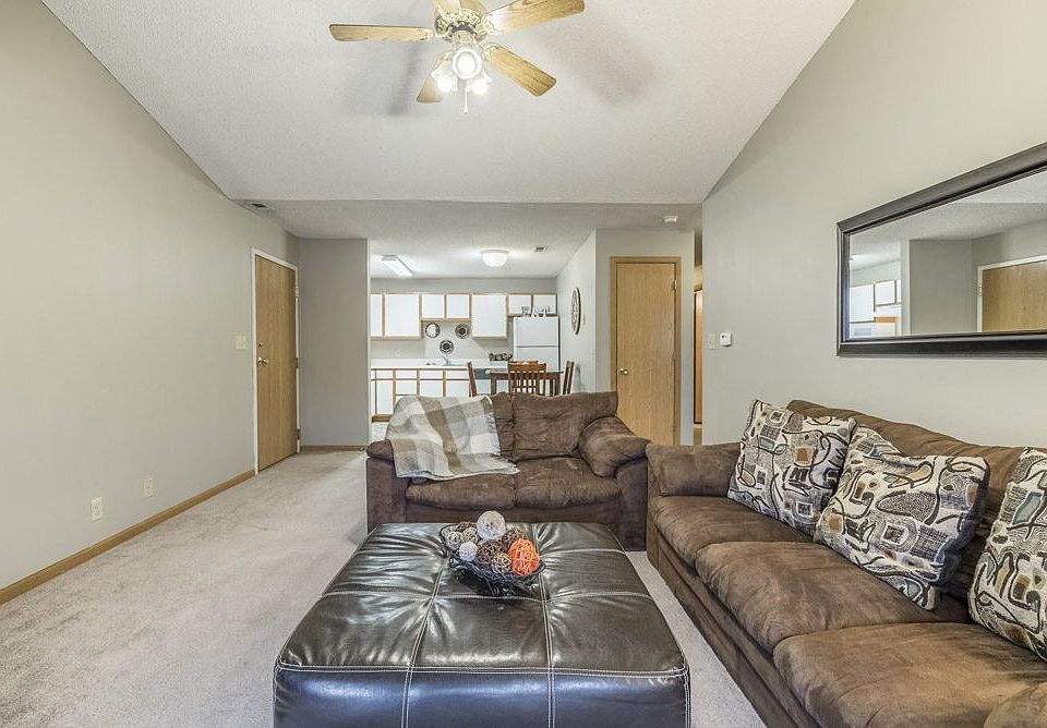Relax in your cozy living room, with plenty of space for all your furniture.