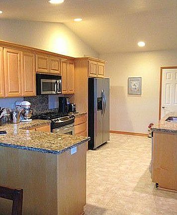 4th image of 5509 Coquitlam Dr