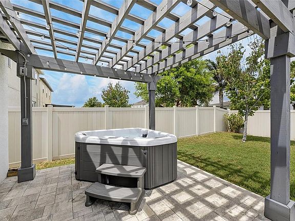 4th image of 11113 Spring Point Cir