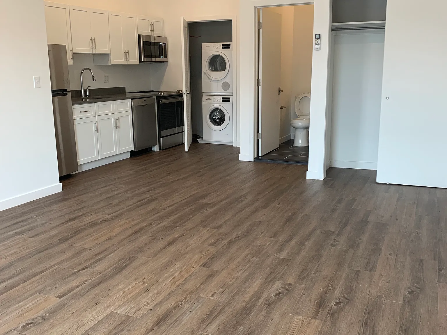 Studio, 556 sqft, $1,450 — Photo 2