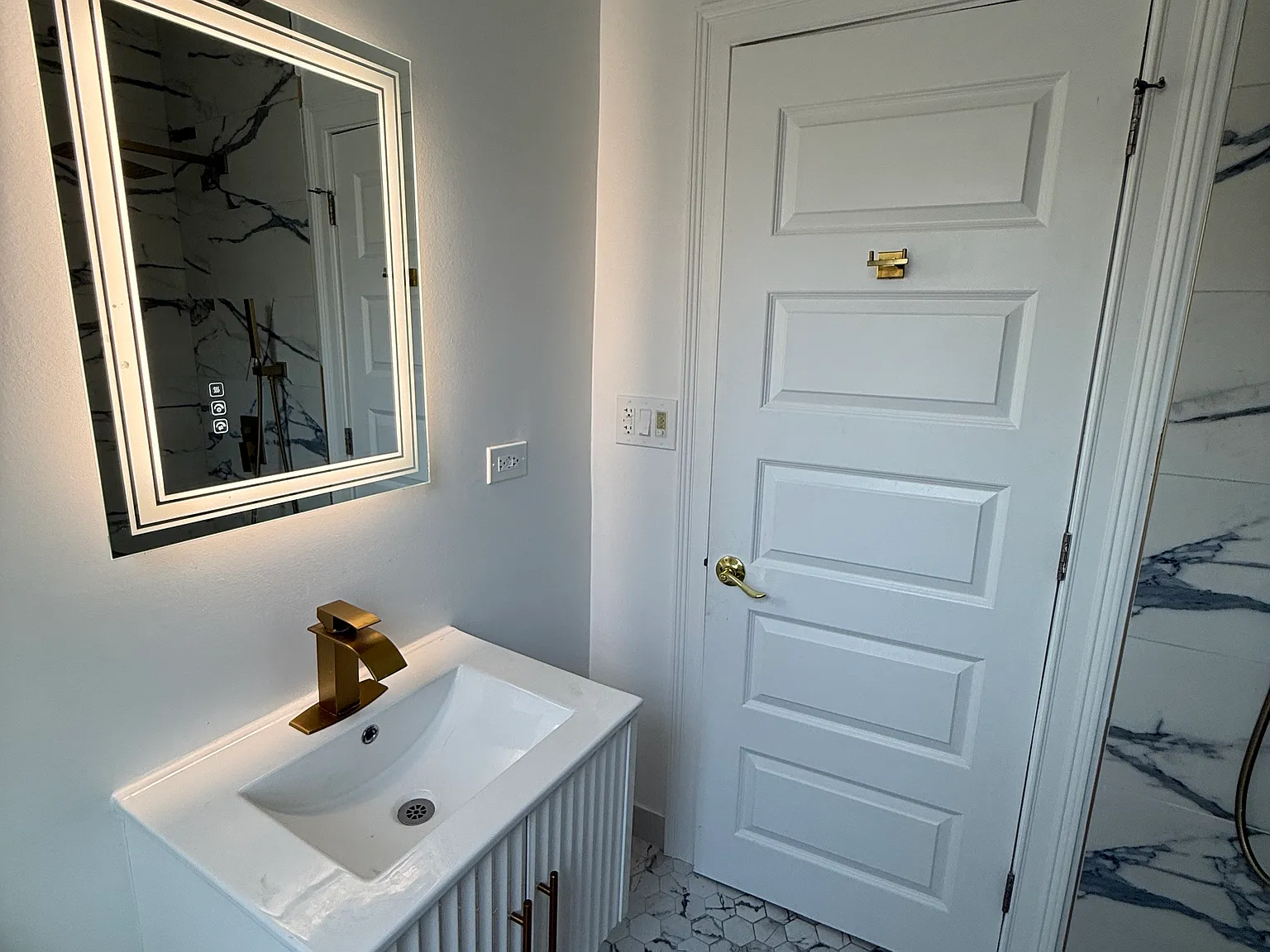 3 bed, 1300 sqft, $2,000 — Photo 3