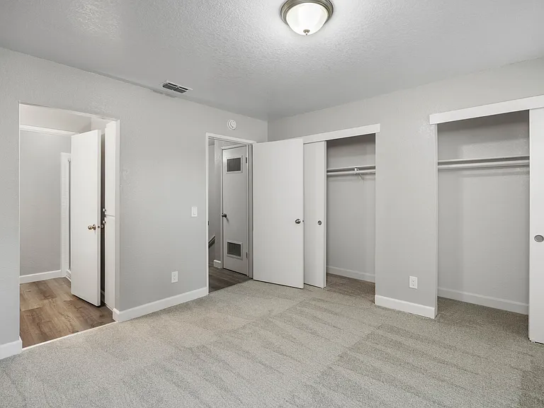 Crestview North Apartments — Photo 22