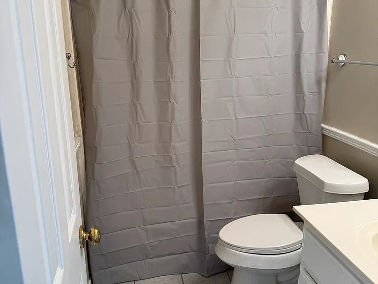 223 N Valley Dr — Photo 20