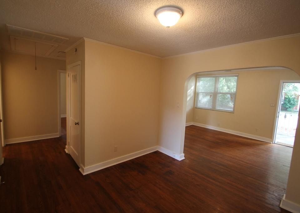 2nd image of 2507 Wood Ave