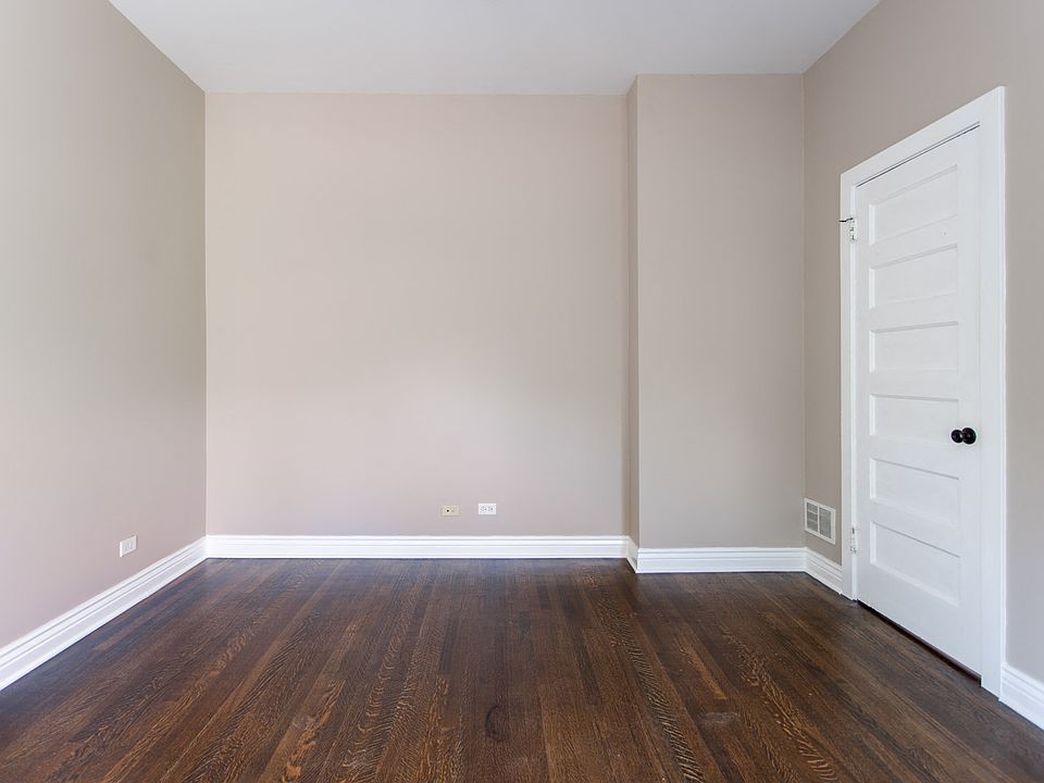 1523-3 Bedroom